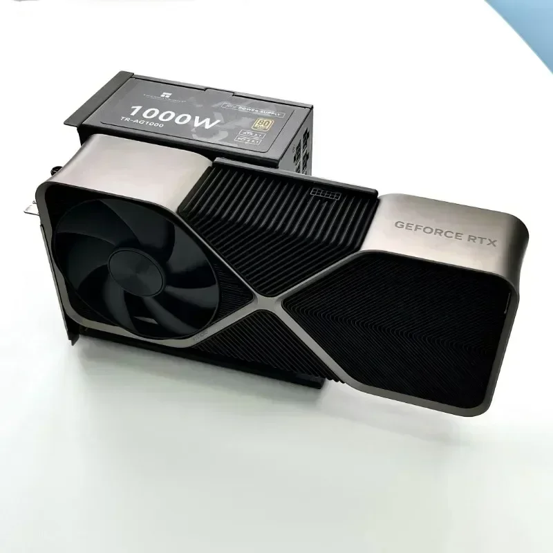 الكمبيوتر المحمول UT4G-BK7 محو - مراجعة Gpu External Dock Egpu Thunderbolt 4 وسعره